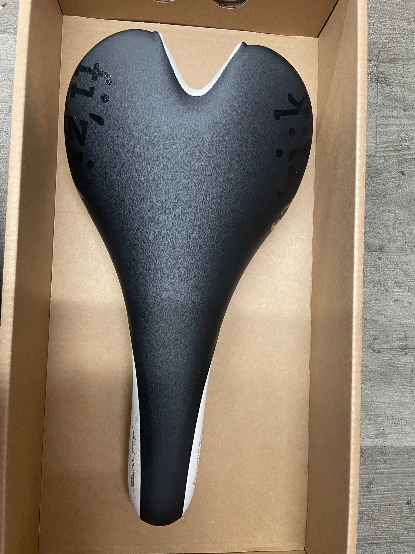 Fi'zi:k Aliante Gamma Saddle