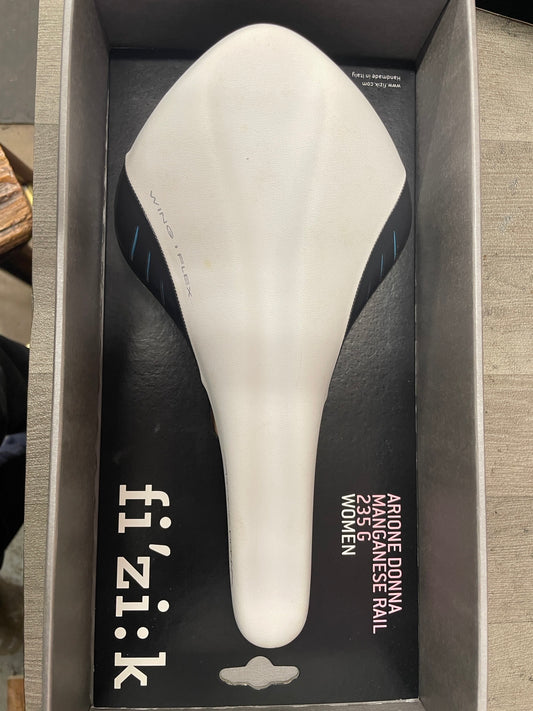 Fi'zi:k  Arione Donna Saddle