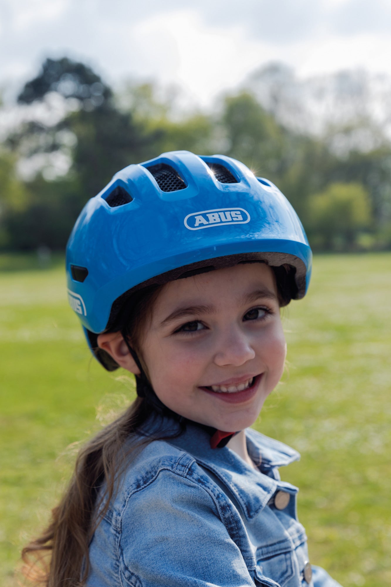 ABUS Smiley 3.0 Kids Leisure Helmet in Shiny Blue