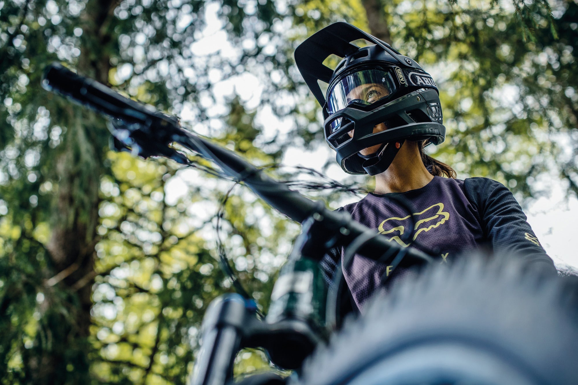 ABUS AirDrop MIPS MTB Full Face Elite Helmet in Velvet Black