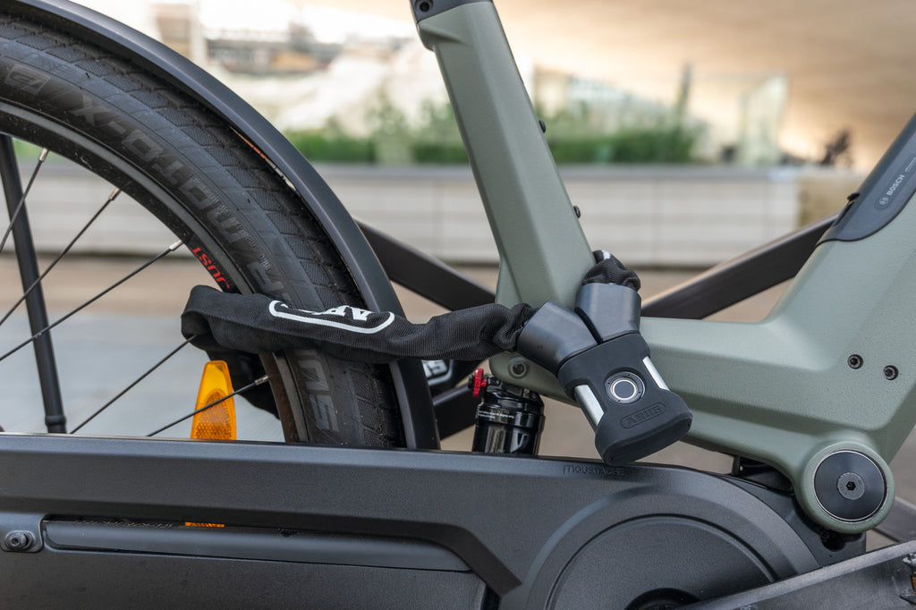 ABUS Yardo 7807F/85 Fingerprint Chain Lock (85cm) in Black