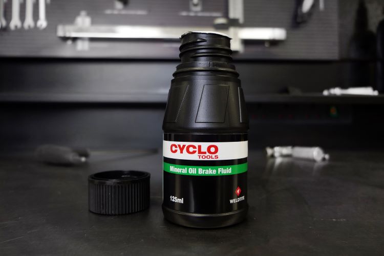 Weldtite Mineral Oil Brake Fluid - 125ml