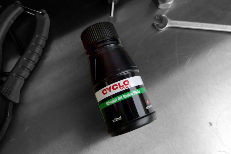 Weldtite Mineral Oil Brake Fluid - 125ml