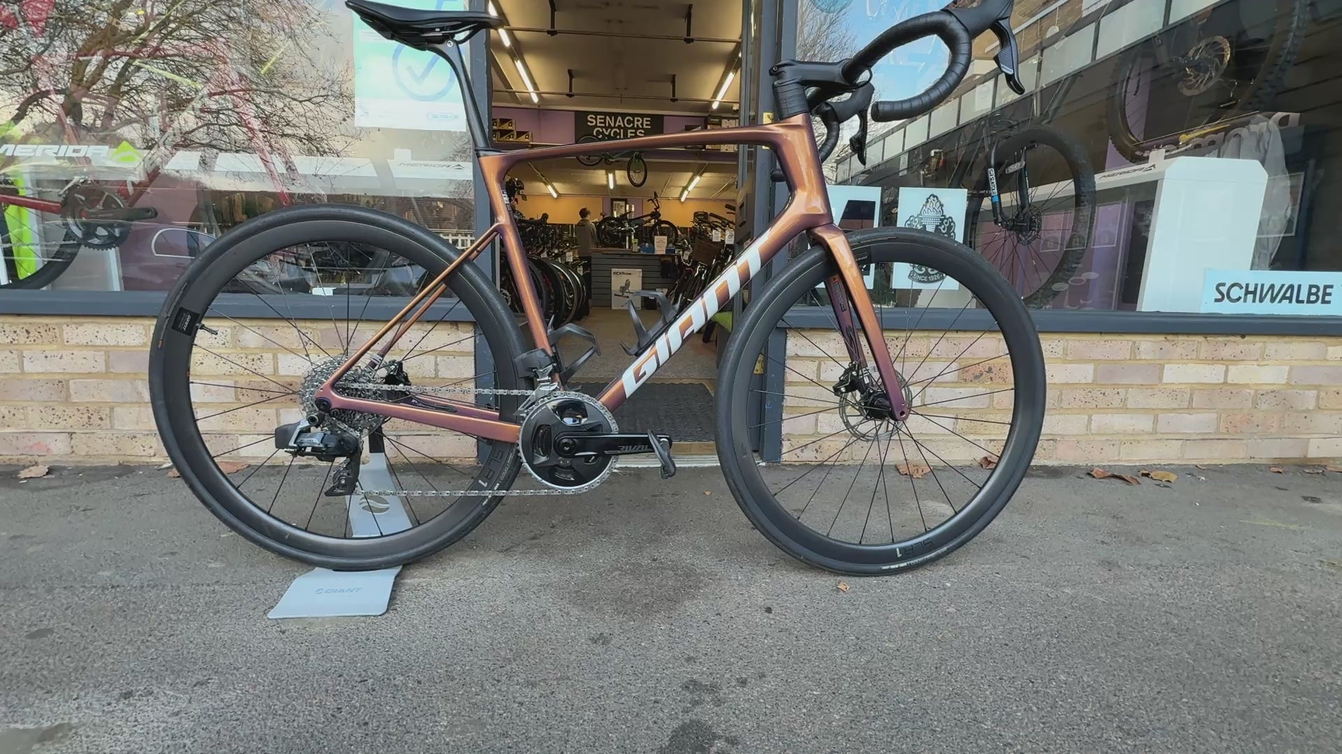 Giant Defy (2025) Advanced Pro 1 - Large